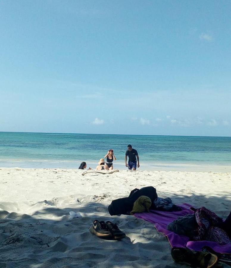 Bed and Breakfast L&J Modern Backpackers Kigamboni Beach House Dar es Salaam Zewnętrze zdjęcie