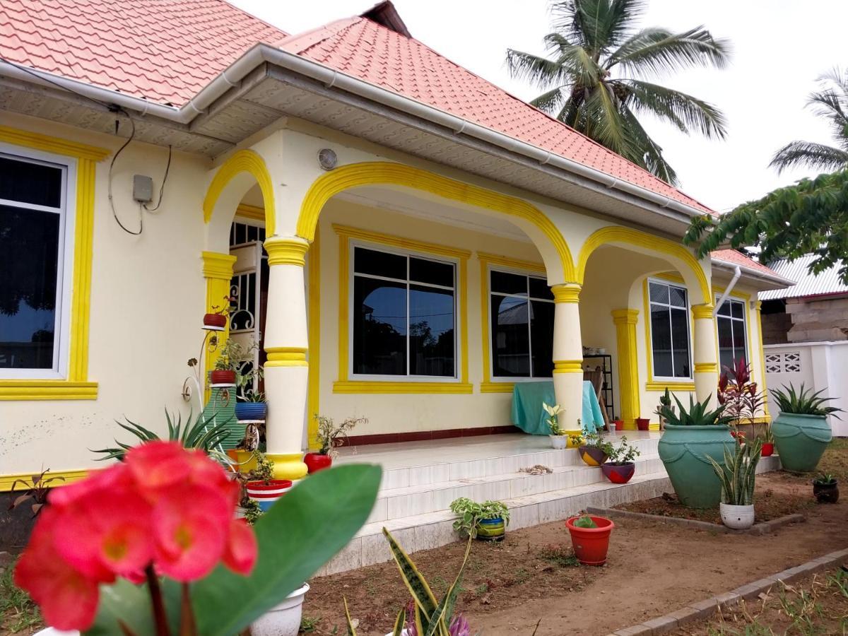 Bed and Breakfast L&J Modern Backpackers Kigamboni Beach House Dar es Salaam Zewnętrze zdjęcie