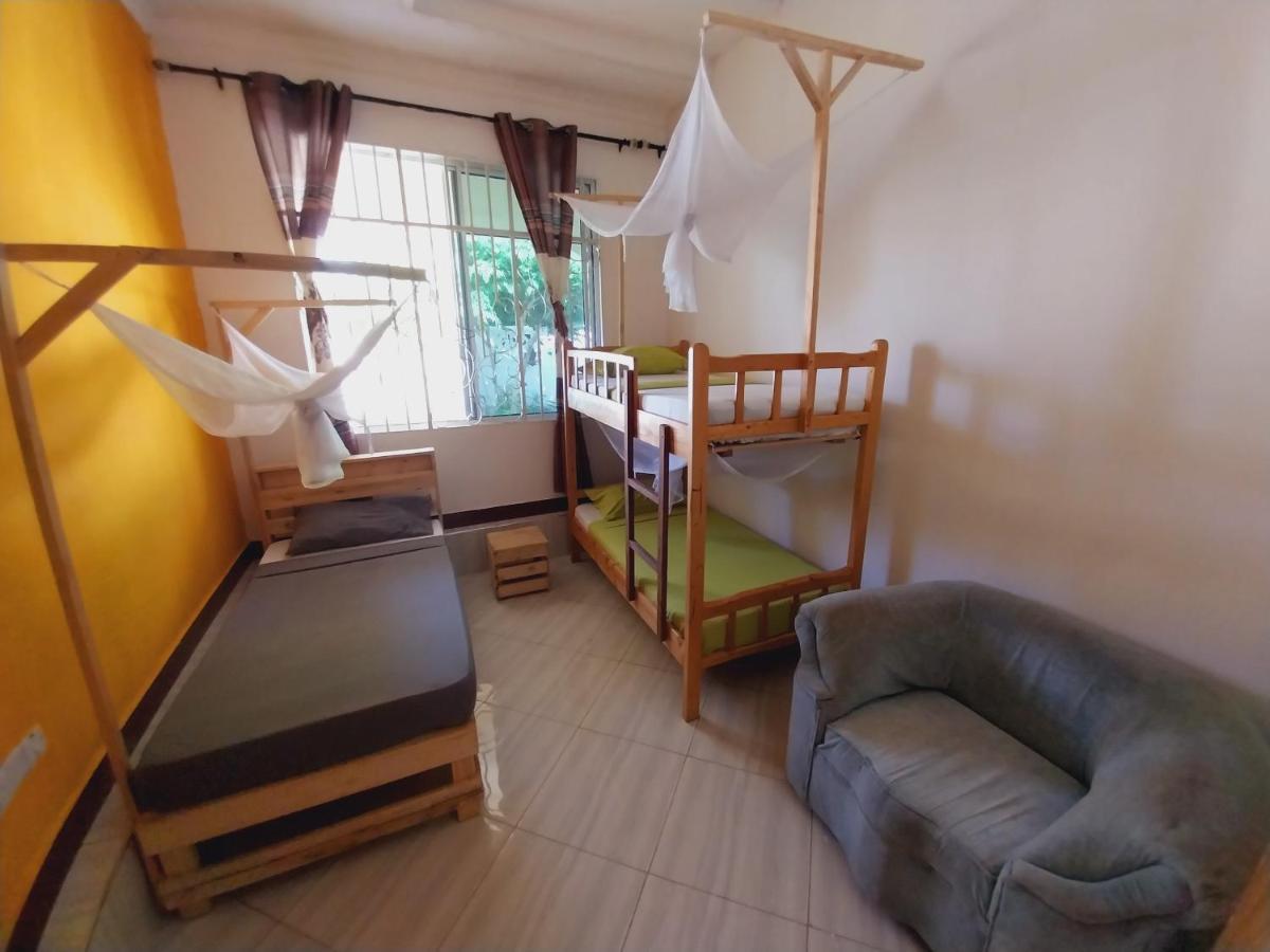 Bed and Breakfast L&J Modern Backpackers Kigamboni Beach House Dar es Salaam Zewnętrze zdjęcie