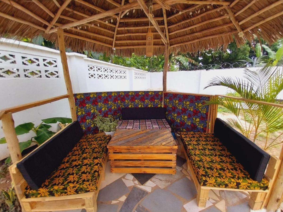 Bed and Breakfast L&J Modern Backpackers Kigamboni Beach House Dar es Salaam Zewnętrze zdjęcie
